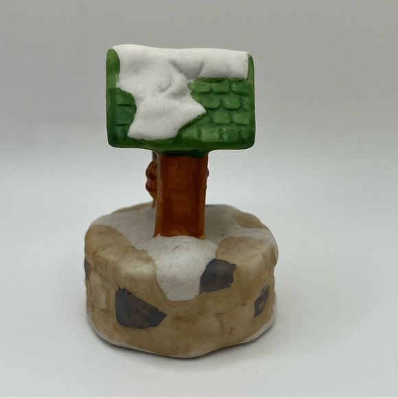 Vintage 1991 Lemax Dickensvale Porcelain Wishing Well Christmas Village #13005 - Picture 2 of 11